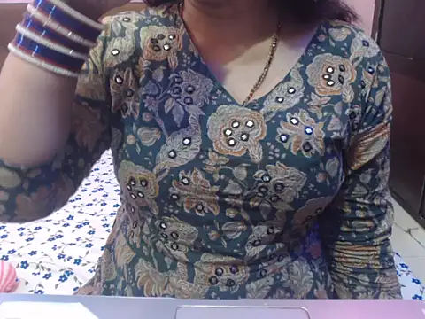 Snapshot of Jannat_ji chatting on April 12, 5:45 am Jannat ji online show from April 12, 5:45 am
