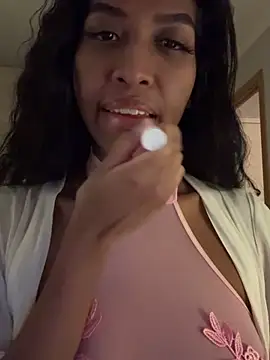 Snapshot of IamCrystal2 chatting on December 23, 8:03 pm IamCrystal2 online show from December 23, 8:03 pm