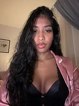 Snapshot of IamCrystal2 chatting on February 9, 10:32 pm IamCrystal2 online show from February 9, 10:32 pm