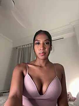 IamCrystal2 online show from May 11, 8:39 pm