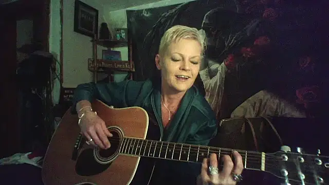 jadegilf1 online show from April 6, 6:42 pm