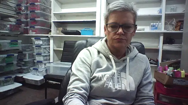 jadegilf1 online show from May 15, 12:56 pm