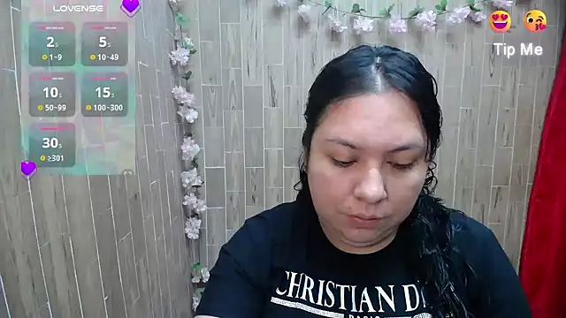 solyeria online show from March 25, 3:51 pm