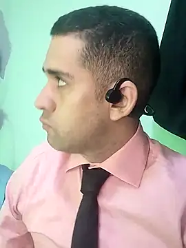 Snapshot of CRISTHIAN_GREY01 chatting on January 30, 6:32 pm CRISTHIAN GREY01 online show from January 30, 6:32 pm