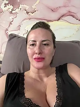 Snapshot of LanaShockk chatting on January 13, 5:12 am LanaShockk online show from January 13, 5:12 am