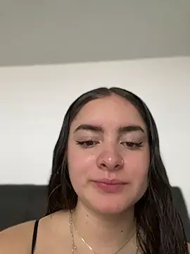 imlindapink online show from February 18, 2:49 pm