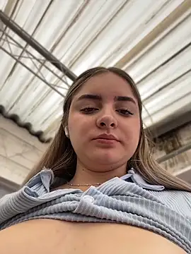 imlindapink online show from April 10, 4:23 pm