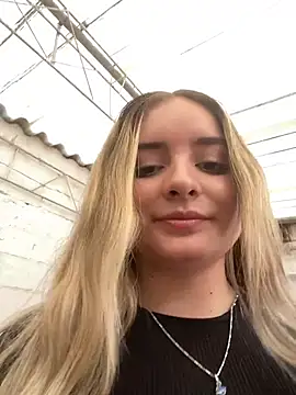 imlindapink online show from April 15, 7:58 pm