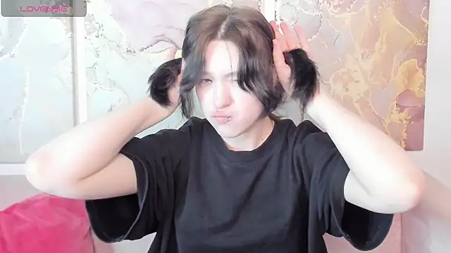 fiamoory online show from May 9, 8:19 am