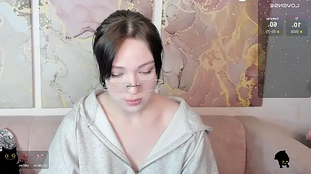 fiamoory online show from May 20, 1:23 am