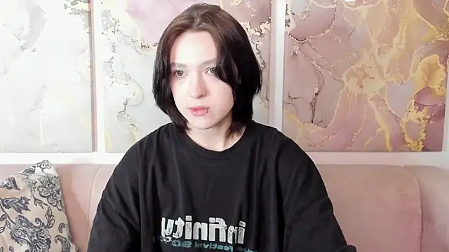 fiamoory online show from May 24, 1:21 am