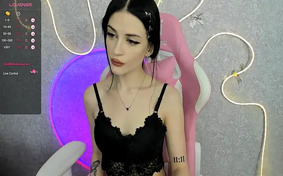 Molly Crystall online show from March 29, 3:39 am