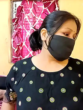 Radhikadavi879 online show from February 27, 7:44 am