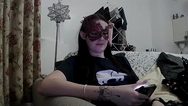 LexiSnowUK online show from March 16, 10:03 pm