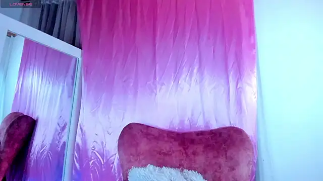  jade white  online show from January 29, 12:56 pm