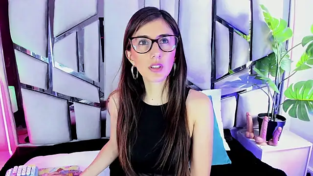  jade white  online show from December 4, 4:38 pm