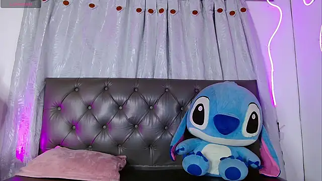 evie cloud online show from May 26, 1:34 am