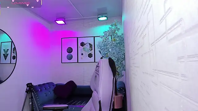 Tiara rr online show from April 15, 3:24 am