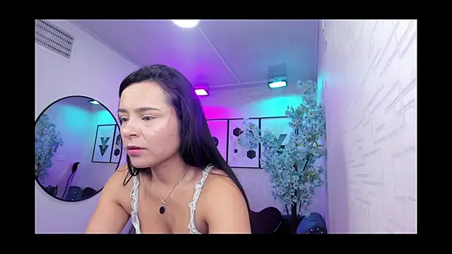 Snapshot of Tiara_rr chatting on May 21, 3:24 am Tiara rr online show from May 21, 3:24 am