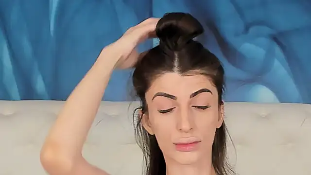 SkinnyDolly online show from October 4, 2:09 am