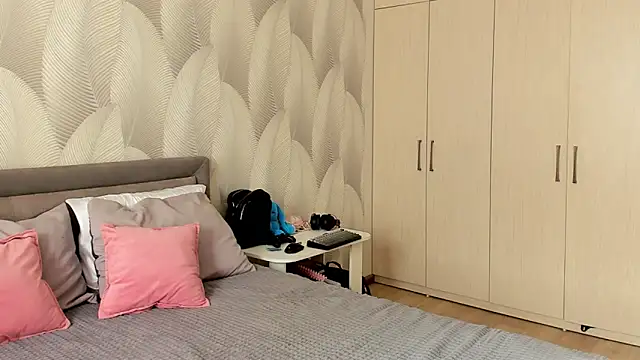 Bambiii bby online show from April 13, 2:50 am