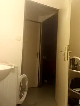 Snapshot of crems77 chatting on February 11, 12:15 am crems77 online show from February 11, 12:15 am