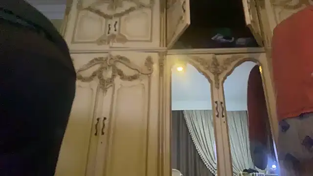 Snapshot of emylolo9 chatting on December 1, 6:08 pm emylolo9 online show from December 1, 6:08 pm