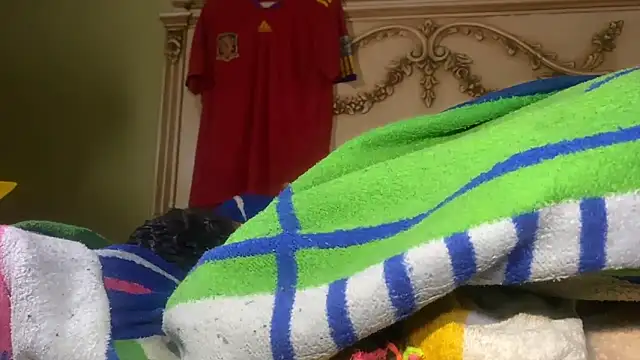 Snapshot of emylolo9 chatting on January 2, 11:41 am emylolo9 online show from January 2, 11:41 am