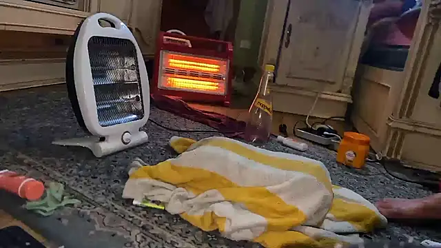 Snapshot of emylolo9 chatting on January 4, 7:34 pm emylolo9 online show from January 4, 7:34 pm