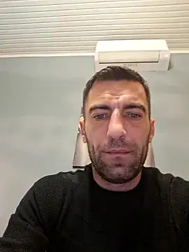 Snapshot of Greecefuck chatting on February 19, 7:10 pm Greecefuck online show from February 19, 7:10 pm