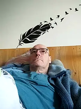 bogland33 online show from February 6, 12:52 pm