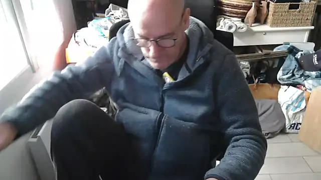 bogland33 online show from February 26, 12:48 pm