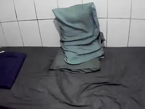 Snapshot of pierdona chatting on January 29, 10:01 pm pierdona online show from January 29, 10:01 pm