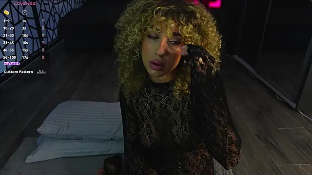 CurlyAnt0 online show from April 7, 5:08 am