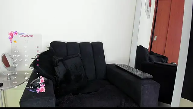 its  angelica  online show from October 8, 6:05 pm