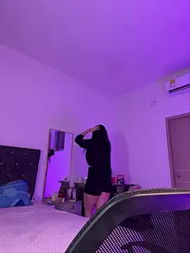 AuroraFiore online show from February 4, 1:00 am