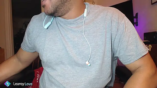 Snapshot of Learoy_Love chatting on December 5, 5:59 am Learoy Love online show from December 5, 5:59 am