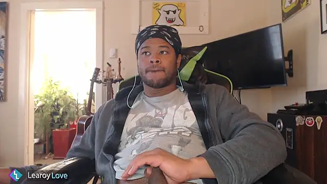 Snapshot of Learoy_Love chatting on January 17, 10:23 pm Learoy Love online show from January 17, 10:23 pm