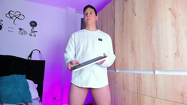 Snapshot of ANDREZALVAREZ chatting on December 3, 6:15 am ANDREZALVAREZ online show from December 3, 6:15 am