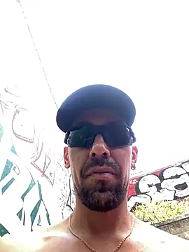 Snapshot of dantedesirexx chatting on January 13, 6:38 pm dantedesirexx online show from January 13, 6:38 pm