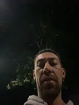 Snapshot of dantedesirexx chatting on January 27, 2:31 am dantedesirexx online show from January 27, 2:31 am