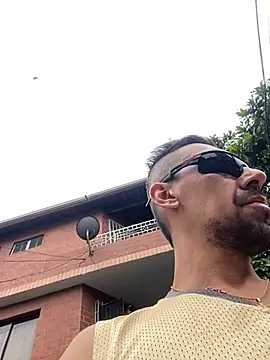 Snapshot of dantedesirexx chatting on February 11, 10:07 pm dantedesirexx online show from February 11, 10:07 pm