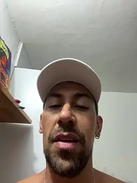 Snapshot of dantedesirexx chatting on February 25, 8:19 pm dantedesirexx online show from February 25, 8:19 pm