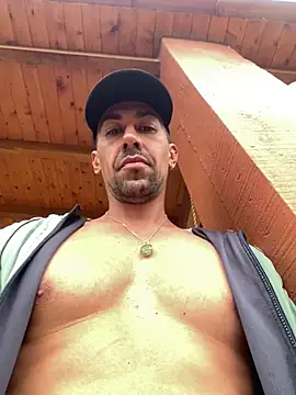 Snapshot of dantedesirexx chatting on February 28, 8:39 pm dantedesirexx online show from February 28, 8:39 pm