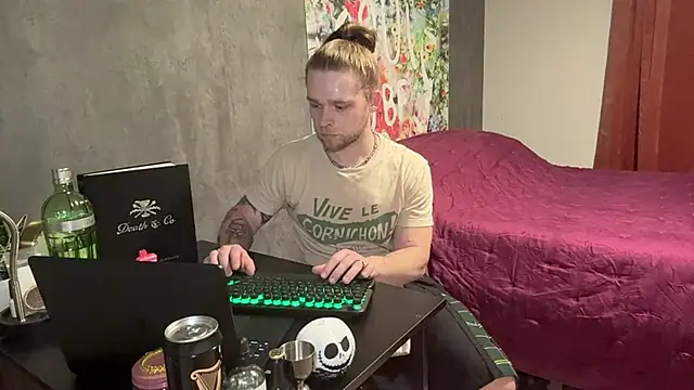 Snapshot of DaddydayDrinkzz chatting on March 18, 5:20 am DaddydayDrinkzz online show from March 18, 5:20 am