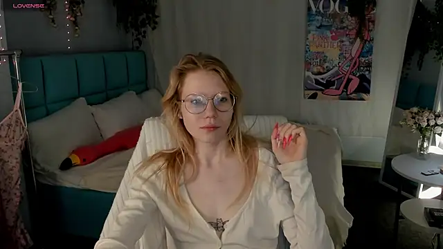 Esme Runn online show from July 6, 3:03 am