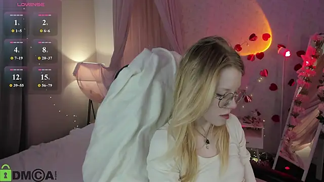Esme Runn online show from July 15, 3:12 am