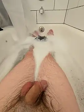 Snapshot of SirYummy18 chatting on January 19, 4:44 am SirYummy18 online show from January 19, 4:44 am