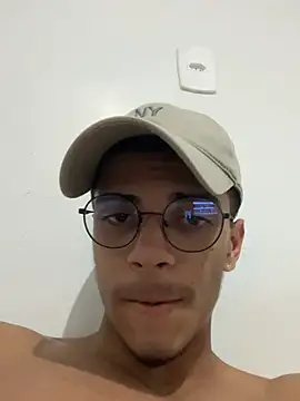 Snapshot of Naka300 chatting on February 5, 10:47 pm Naka300 online show from February 5, 10:47 pm