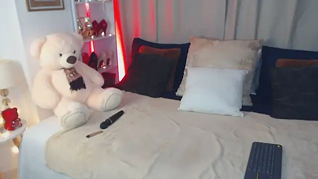 Snapshot of AnnaRouge chatting on February 21, 2:34 am AnnaRouge online show from February 21, 2:34 am